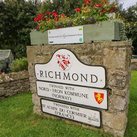 Elder Nyaraló Richmond